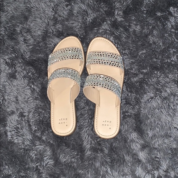 a new day Shoes - ❤️❤️Tan sandals with silver stones.